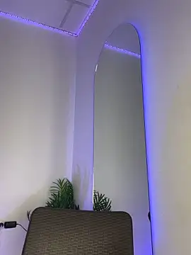 quianna  online show from 25, 4, 2026