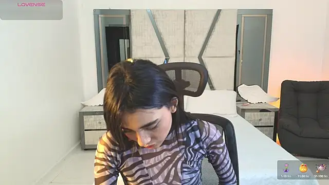 lilithTeen1  online show from 29, 12, 2024