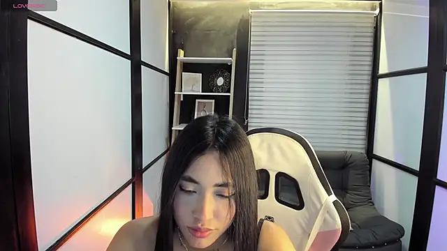 lilithTeen1  online show from 21, 1, 2025