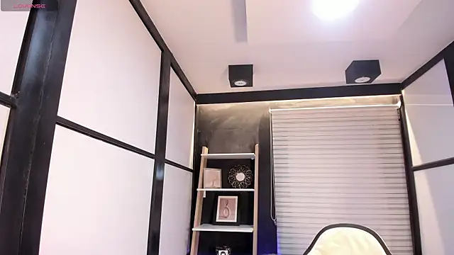 lilithTeen1  online show from 6, 2, 2025