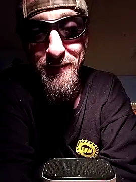 Snapshot of armdy371 chatting on 23, 11, 2025 armdy371 online show from 23, 11, 2025