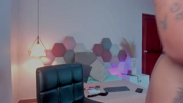 MelissaFoxx online show from 18, 2, 2025