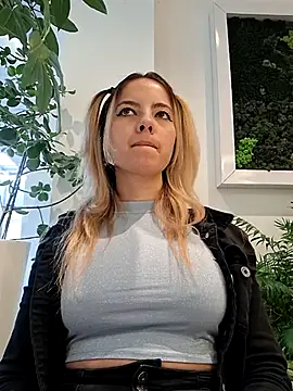 allinqueen online show from 23, 2, 2025