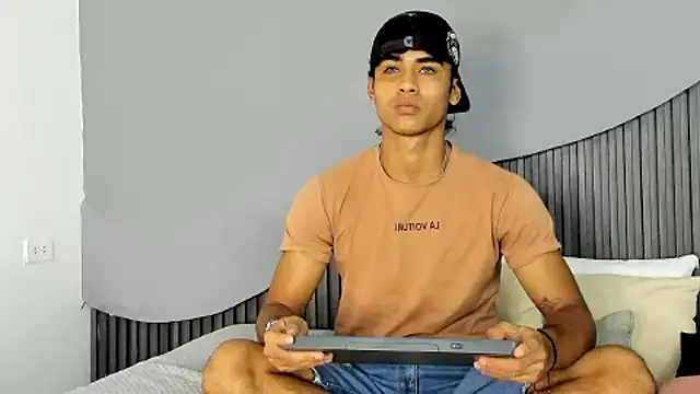 zander 2120 online show from 6, 12, 2024