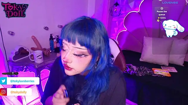 toky doll online show from 17, 9, 2025