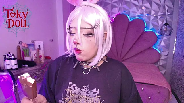 toky doll online show from 7, 10, 2025