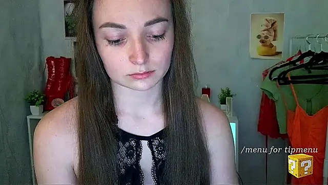  Barbie Kiss  online show from 20, 4, 2026