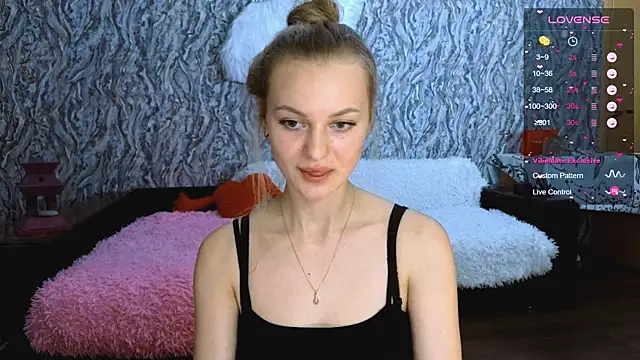 Elfanna online show from 9, 10, 2025