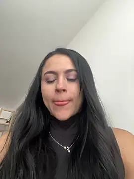 Snapshot of CoralineKam1 chatting on 5, 1, 2025 CoralineKam1 online show from 5, 1, 2025