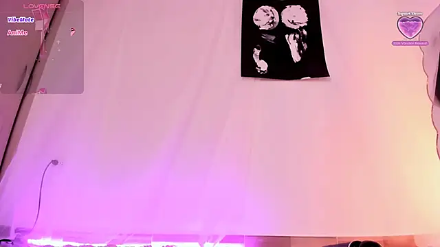 Snapshot of CoralineKam1 chatting on 12, 1, 2025 CoralineKam1 online show from 12, 1, 2025