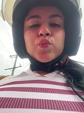 Snapshot of CoralineKam1 chatting on 27, 1, 2025 CoralineKam1 online show from 27, 1, 2025