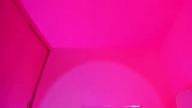 Snapshot of CoralineKam1 chatting on 5, 2, 2025 CoralineKam1 online show from 5, 2, 2025