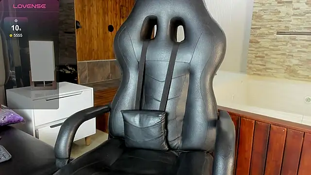 Hanna lens online show from 9, 1, 2025