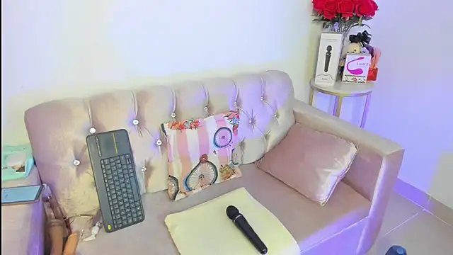 alanavega11 online show from 10, 9, 2025