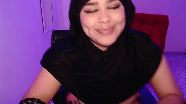 Snapshot of VenussTits97 chatting on 23, 10, 2025 VenussTits97 online show from 23, 10, 2025