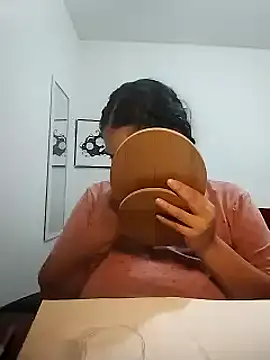 Snapshot of VenussTits97 chatting on 17, 11, 2025 VenussTits97 online show from 17, 11, 2025