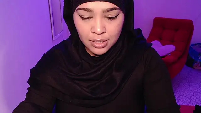 Snapshot of VenussTits97 chatting on 21, 11, 2025 VenussTits97 online show from 21, 11, 2025