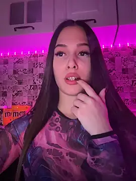 EricaWalls online show from 19, 2, 2025