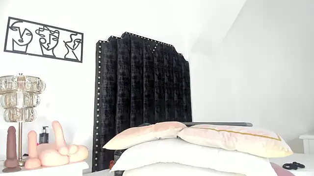 Snapshot of katrina_moore chatting on 13, 2, 2025 katrina moore online show from 13, 2, 2025