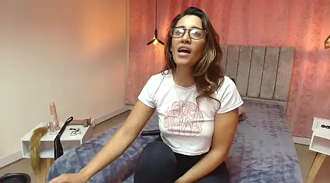 VioletaScott  online show from 18, 2, 2025