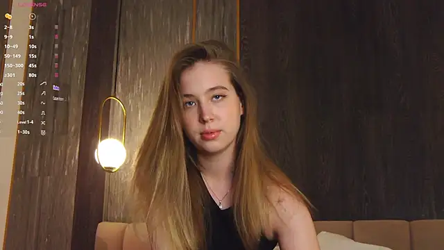 Snapshot of LoraineLuff chatting on 12, 3, 2025 LoraineLuff online show from 12, 3, 2025