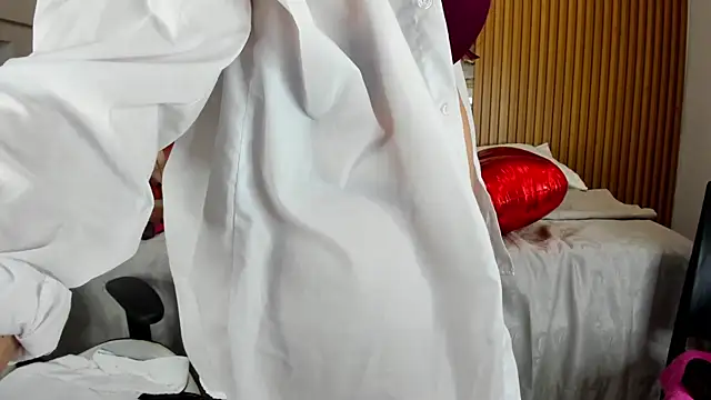 Danna topless online show from 13, 3, 2025