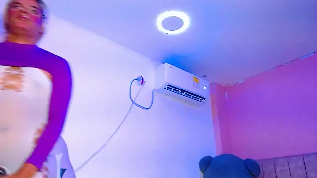 vanessa nauthygirls online show from 27, 4, 2026