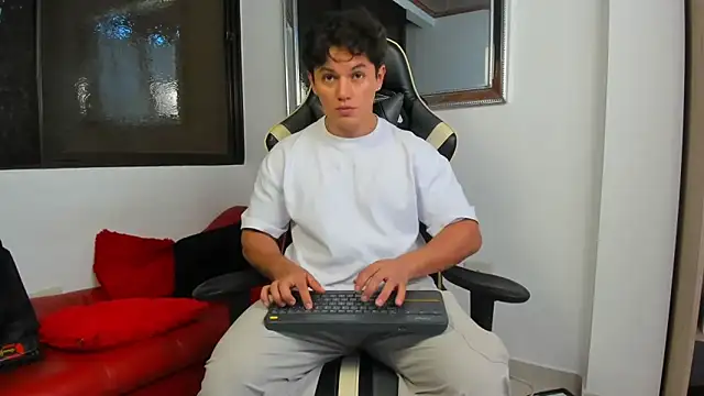 julian wallace online show from 7, 2, 2026