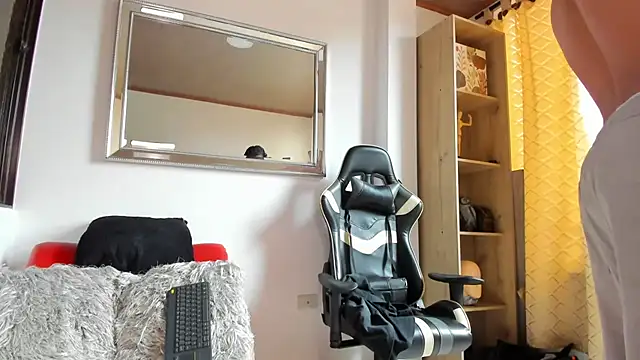 julian wallace online show from 23, 4, 2026