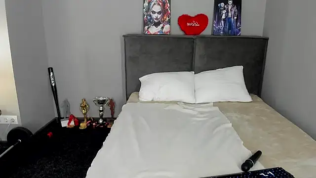 MuscleXXXBarbie online show from 19, 4, 2026