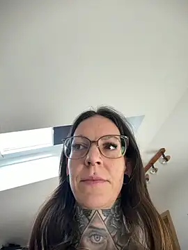 BrownieyQueen online show from 7, 2, 2026