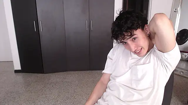 gojo satoru 18 online show from 4, 3, 2025