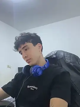 gojo satoru 18 online show from 3, 2, 2026