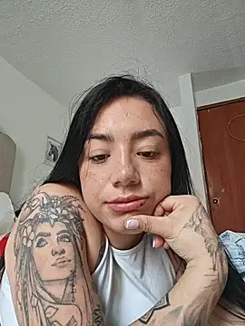 Snapshot of helena_smith chatting on 19, 4, 2026 helena smith online show from 19, 4, 2026