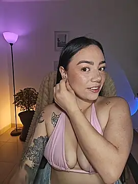 Snapshot of helena_smith chatting on 13, 5, 2026 helena smith online show from 13, 5, 2026