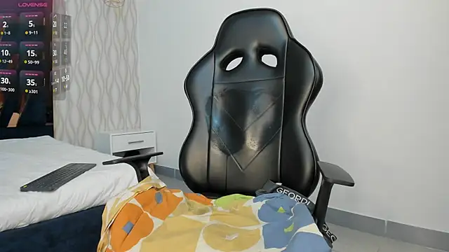 Yeiko Romero  online show from 18, 2, 2025