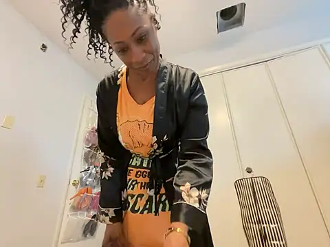 Snapshot of wynterheat chatting on 11, 1, 2025 wynterheat online show from 11, 1, 2025