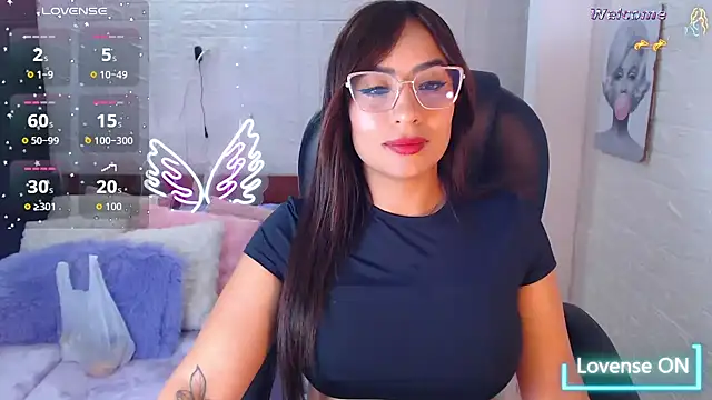 Snapshot of Paulina_627 chatting on 4, 6, 2026 Paulina 627 online show from 4, 6, 2026