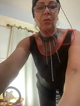 lolavalecuatro online show from 19, 1, 2025