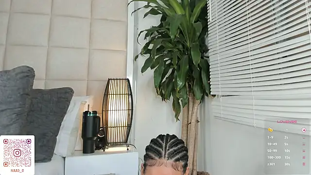 Nia Bunny online show from 4, 2, 2025