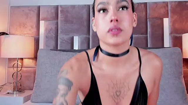 Nia Bunny online show from 5, 11, 2025