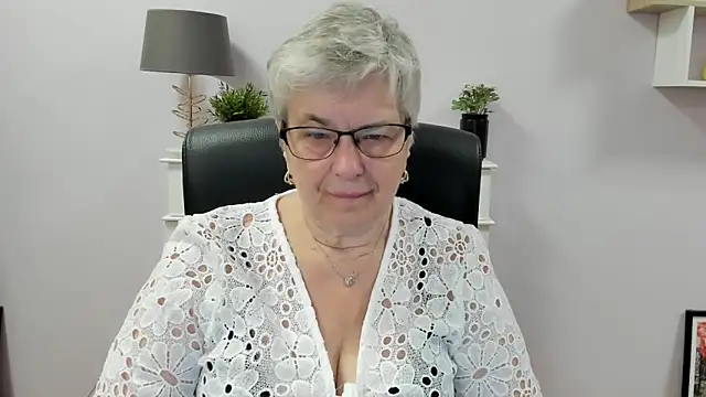 IrisDream online show from 12, 6, 2026