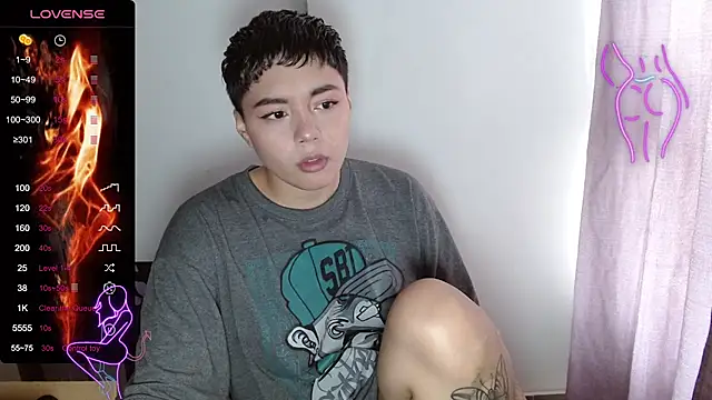 TRIXIE TANG28 online show from 23, 2, 2025