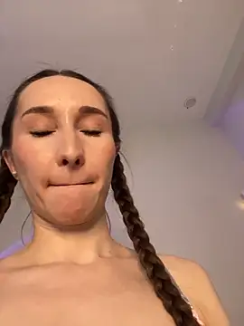 cutte dora online show from 16, 2, 2026