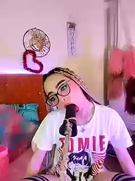 Snapshot of Yennastone chatting on 10, 1, 2025 Yennastone online show from 10, 1, 2025