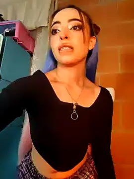 Snapshot of Yennastone chatting on 18, 2, 2025 Yennastone online show from 18, 2, 2025