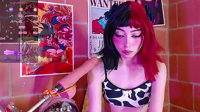 Snapshot of Yennastone chatting on 8, 11, 2025 Yennastone online show from 8, 11, 2025