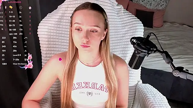 HollisBeckett online show from 27, 2, 2026