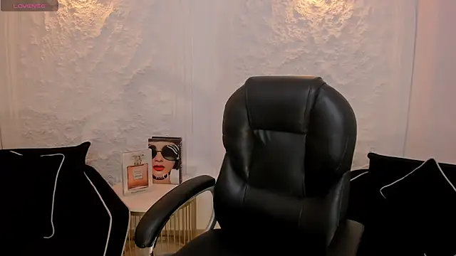 ChloePreston  online show from 8, 2, 2026