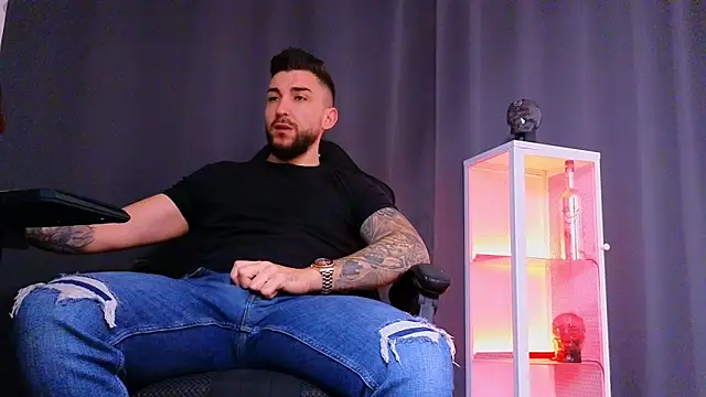 MightyAaron66 online show from 13, 2, 2025